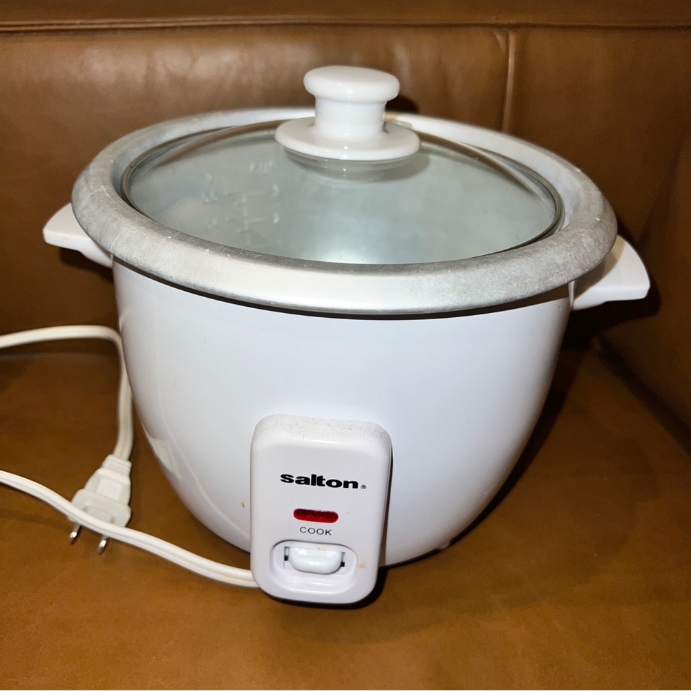 Salton Rice Cooker Model RA3A, 3 cups, Power 360 watts